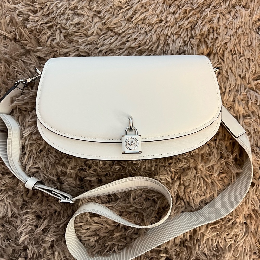 NWOT Michael Kors Mila Medium Leather Messenger Bag in Optic White